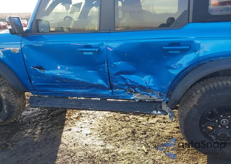 2021 Ford Bronco Wildtrak z USA, uszkodzony, nr VIN 1FMEE5DP8MLA61821